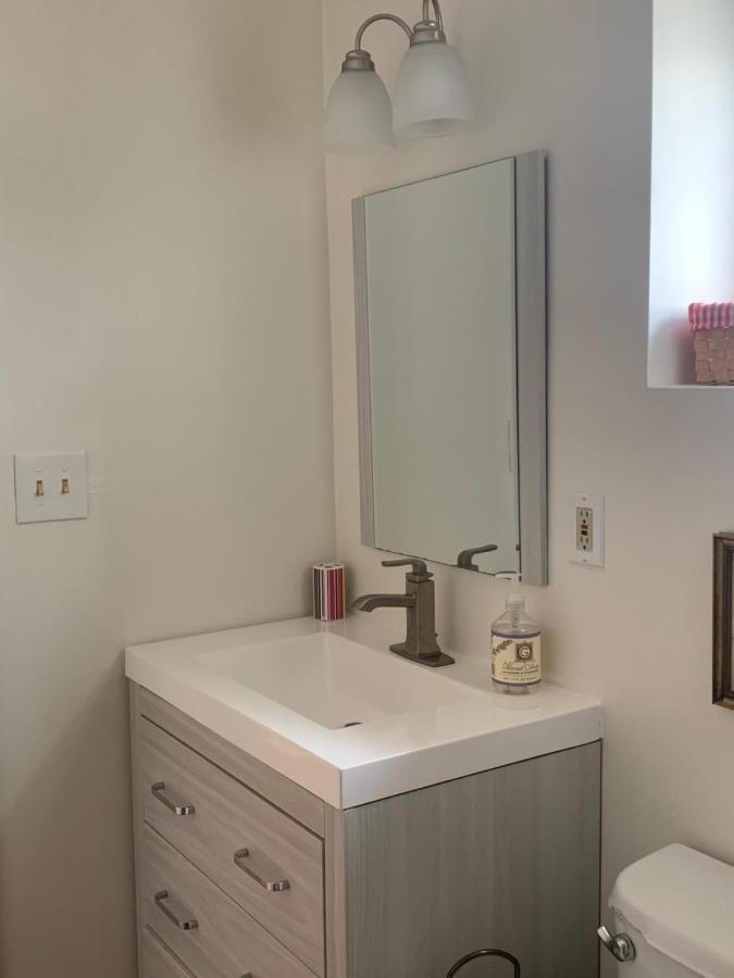 Beautiful Townhouse 2 Br's, 2 Bath's Boston