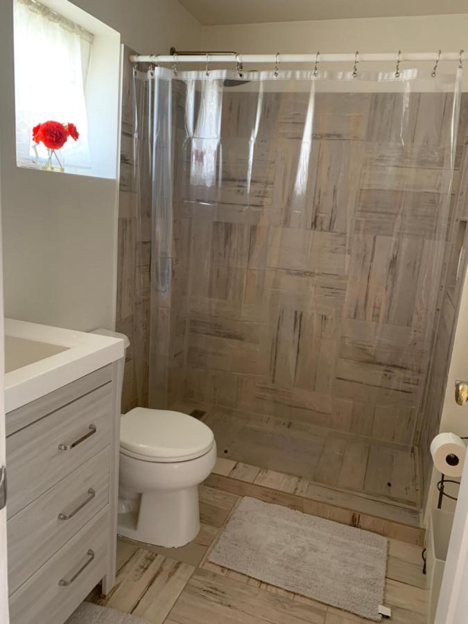 Beautiful Townhouse 2 Br's, 2 Bath's