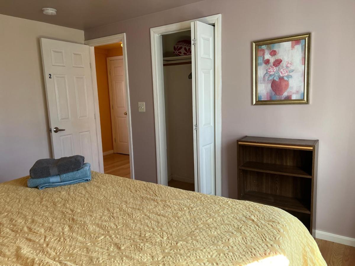 Beautiful Townhouse 2 Br's, 2 Bath's Apartment